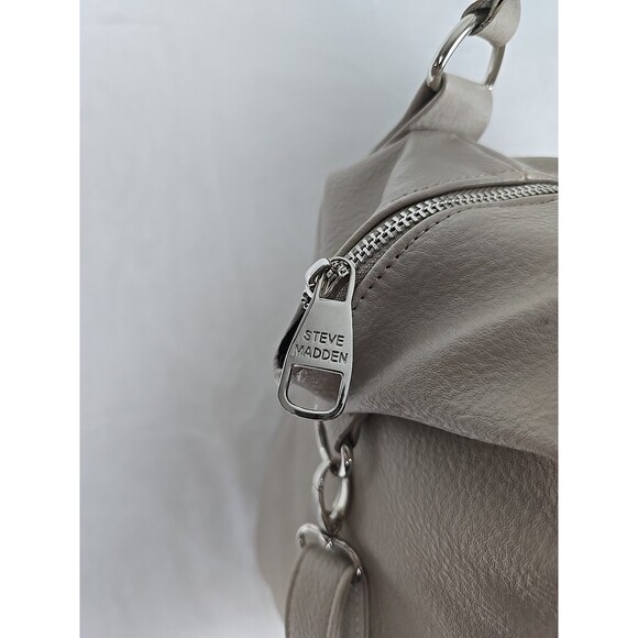 Steve Madden Faux Leather Extra Large Tote Purse Bag Beige Tan Silver Zipper - Picture 6 of 12